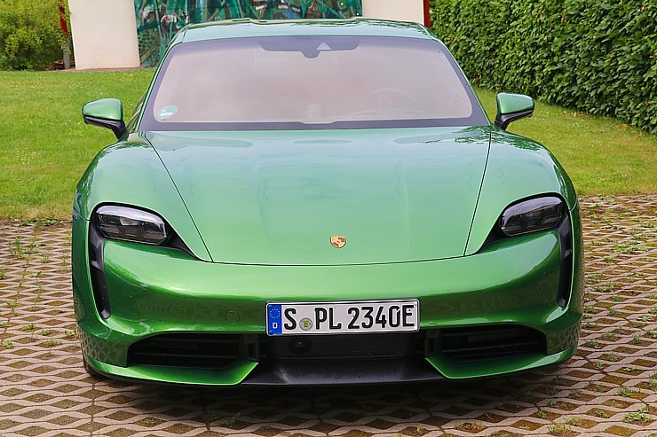 Lielceļu tūres «Porsche World Road Show Latvia 2022» dalībnieki iebrauc uz pusdienām «Kalnamuižā» Lielceļu tūres «Porsche World Road Show Latvia 2022» dalībnieki iebrauc uz pusdienām «Kalnamuižā» 319866