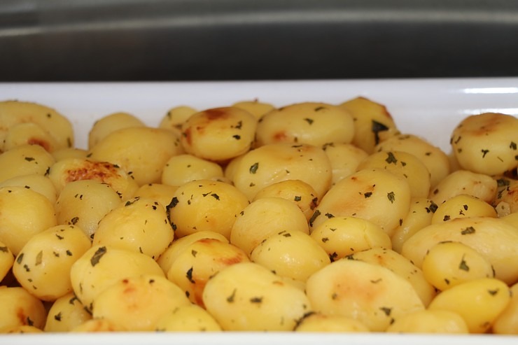 «Neste» degvielas uzpildes stacijā atklāj Latvijas šefpavāru līdznemšanas restorānu «Chefs BOX» 320588