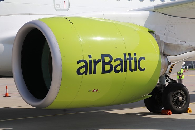 Travelnews.lv drīkst klātienē izložņāt jauno «airBaltic» lidmašīnu «Airbus A220-300» lidostā «Rīga» Travelnews.lv drīkst klātienē izložņāt jauno «airBaltic» lidmašīnu «Airbus A220-300» lidostā «Rīga» 320713
