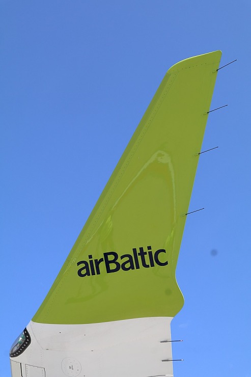 Travelnews.lv drīkst klātienē izložņāt jauno «airBaltic» lidmašīnu «Airbus A220-300» lidostā «Rīga» Travelnews.lv drīkst klātienē izložņāt jauno «airBaltic» lidmašīnu «Airbus A220-300» lidostā «Rīga» 320718