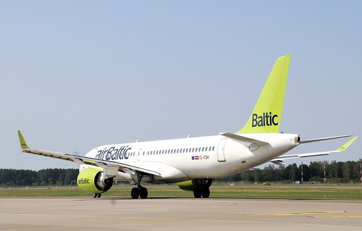 Travelnews.lv drīkst klātienē izložņāt jauno «airBaltic» lidmašīnu «Airbus A220-300» lidostā «Rīga» Travelnews.lv drīkst klātienē izložņāt jauno «airBaltic» lidmašīnu «Airbus A220-300» lidostā «Rīga» 320721