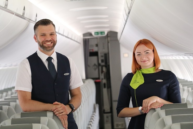 Travelnews.lv drīkst klātienē izložņāt jauno «airBaltic» lidmašīnu «Airbus A220-300» lidostā «Rīga» Travelnews.lv drīkst klātienē izložņāt jauno «airBaltic» lidmašīnu «Airbus A220-300» lidostā «Rīga» 320705