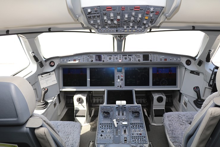 Travelnews.lv drīkst klātienē izložņāt jauno «airBaltic» lidmašīnu «Airbus A220-300» lidostā «Rīga» Travelnews.lv drīkst klātienē izložņāt jauno «airBaltic» lidmašīnu «Airbus A220-300» lidostā «Rīga» 320706