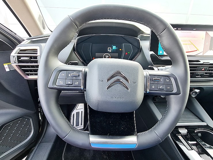 Travelnews.lv ar jauno «Citroën C5 X» apceļo Rīgu un Zemgali 320908