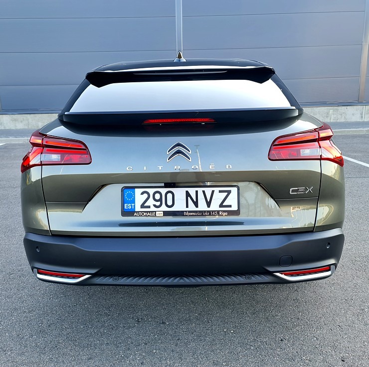 Travelnews.lv ar jauno «Citroën C5 X» apceļo Rīgu un Zemgali 320917
