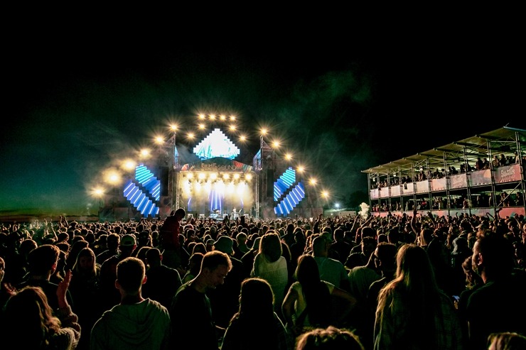 Liepājas festivāls «Summer Sound 2022» pieskandina visu Dievidkurzemi. Foto: Lauris Valters un OHM.LV Liepājas festivāls «Summer Sound 2022» pieskandina visu Dievidkurzemi. Foto: Lauris Valters un OHM.LV 321011
