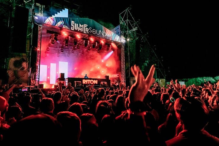 Liepājas festivāls «Summer Sound 2022» pieskandina visu Dievidkurzemi. Foto: Lauris Valters un OHM.LV Liepājas festivāls «Summer Sound 2022» pieskandina visu Dievidkurzemi. Foto: Lauris Valters un OHM.LV 321019