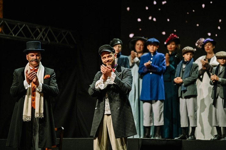 Opermūzikas svētki: Dž. Pučīni operas «Bohēma» oriģināliestudējums Siguldas pilsdrupu estrādē. Foto: : Ginta Zīverte Opermūzikas svētki: Dž. Pučīni operas «Bohēma» oriģināliestudējums Siguldas pilsdrupu estrādē. Foto: : Ginta Zīverte 321074