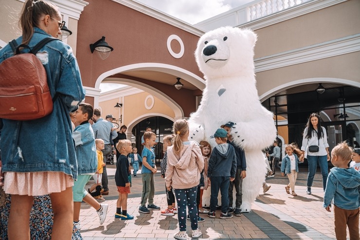 Outlet ciematu Piņķos priecē vasaras gardākais notikums - Saldējuma svētki! Foto: viajurmala.com Outlet ciematu Piņķos priecē vasaras gardākais notikums - Saldējuma svētki! Foto: viajurmala.com 321164