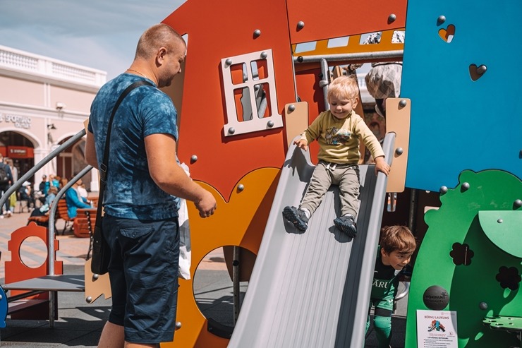 Outlet ciematu Piņķos priecē vasaras gardākais notikums - Saldējuma svētki! Foto: viajurmala.com Outlet ciematu Piņķos priecē vasaras gardākais notikums - Saldējuma svētki! Foto: viajurmala.com 321166
