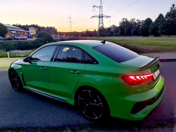 Travelnews.lv ceļo ar 400 zirgspēku sportisko «Audi RS3 Limousine» 321208
