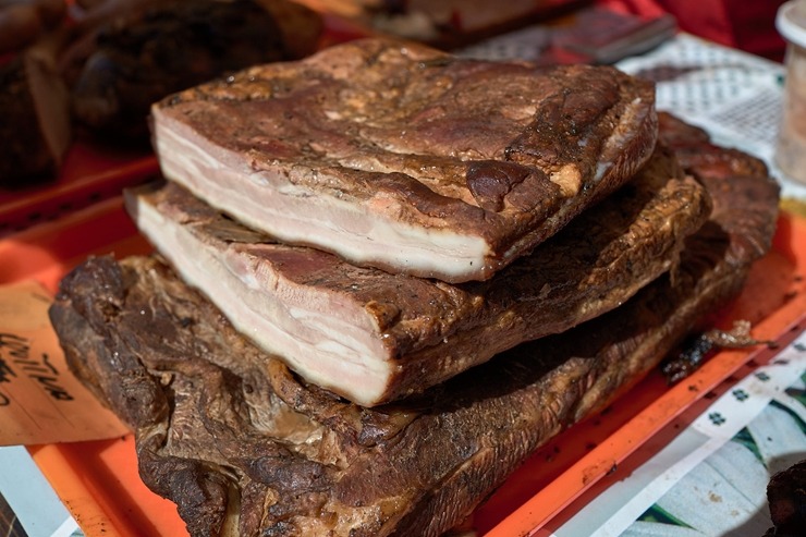 Lauku ceļotājs: Maizes un sidra svētki Āraišu dzirnavās pulcē latviešus vairākās paaudzēs. Foto: Valdis Ošiņš Lauku ceļotājs: Maizes un sidra svētki Āraišu dzirnavās pulcē latviešus vairākās paaudzēs. Foto: Valdis Ošiņš 321419