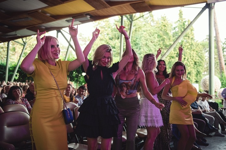 Jūrmālā uzstājas Balkānu ritmu karalis Shantel ar grupu «Bucovina Club Orkestar». Foto: Ieva Makare Jūrmālā uzstājas Balkānu ritmu karalis Shantel ar grupu «Bucovina Club Orkestar». Foto: Ieva Makare 322491