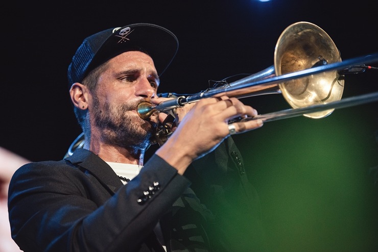 Jūrmālā uzstājas Balkānu ritmu karalis Shantel ar grupu «Bucovina Club Orkestar». Foto: Ieva Makare Jūrmālā uzstājas Balkānu ritmu karalis Shantel ar grupu «Bucovina Club Orkestar». Foto: Ieva Makare 322492