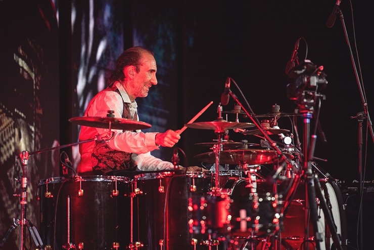 Jūrmālā uzstājas Balkānu ritmu karalis Shantel ar grupu «Bucovina Club Orkestar». Foto: Ieva Makare Jūrmālā uzstājas Balkānu ritmu karalis Shantel ar grupu «Bucovina Club Orkestar». Foto: Ieva Makare 322496