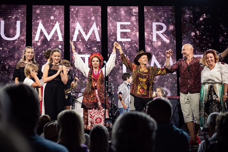 Jūrmālā uzstājas Balkānu ritmu karalis Shantel ar grupu «Bucovina Club Orkestar». Foto: Ieva Makare Jūrmālā uzstājas Balkānu ritmu karalis Shantel ar grupu «Bucovina Club Orkestar». Foto: Ieva Makare 322501