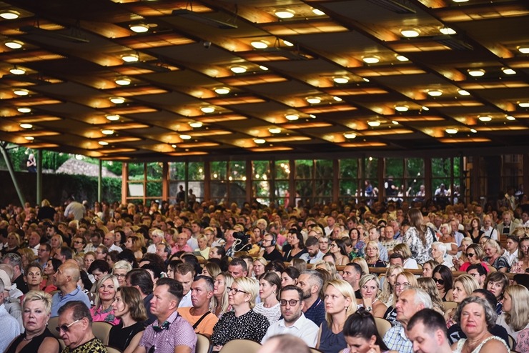 Jūrmālā uzstājas Balkānu ritmu karalis Shantel ar grupu «Bucovina Club Orkestar». Foto: Ieva Makare Jūrmālā uzstājas Balkānu ritmu karalis Shantel ar grupu «Bucovina Club Orkestar». Foto: Ieva Makare 322484