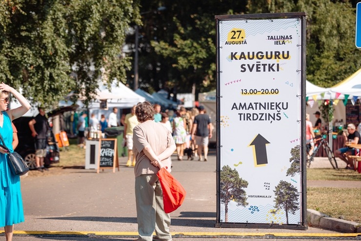 Ar krāšņiem koncertiem un lāzeru šovu Jūrmalā tiek svinēti vērienīgi Kauguru svētki. Foto: Jurmala..lv Ar krāšņiem koncertiem un lāzeru šovu Jūrmalā tiek svinēti vērienīgi Kauguru svētki. Foto: Jurmala..lv 322694