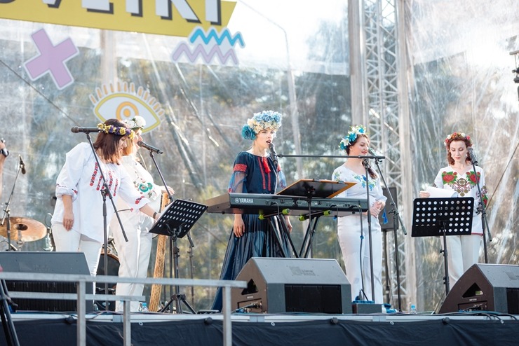 Ar krāšņiem koncertiem un lāzeru šovu Jūrmalā tiek svinēti vērienīgi Kauguru svētki. Foto: Jurmala..lv Ar krāšņiem koncertiem un lāzeru šovu Jūrmalā tiek svinēti vērienīgi Kauguru svētki. Foto: Jurmala..lv 322688