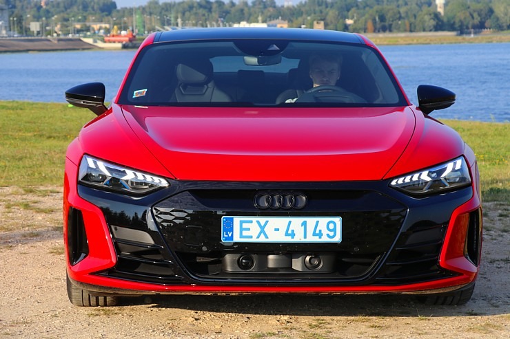 Travelnews.lv ar jaudīgo un elektrisko «Audi e-tron GT» apceļo Aizkraukles novadu 322724