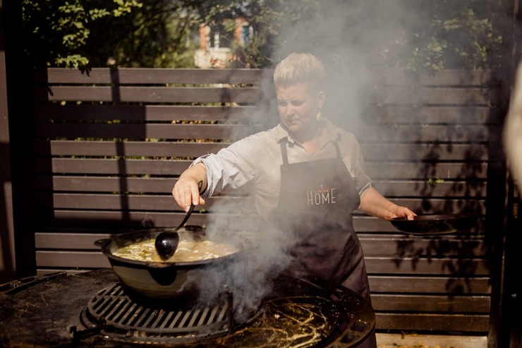 Krāslavas novada svinību un atpūtas vieta «Karina Home» rīko bērnu kulinārijas meistarklasi. Foto: Veronika Lokotko Krāslavas novada svinību un atpūtas vieta «Karina Home» rīko bērnu kulinārijas meistarklasi. Foto: Veronika Lokotko 323425