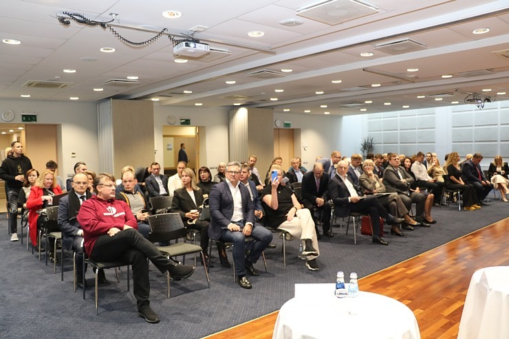 Tūrisma biznesa diskusija ar 14.Saeimas deputātu kandidātiem viesnīcā «Riga Islande Hotel» 324289