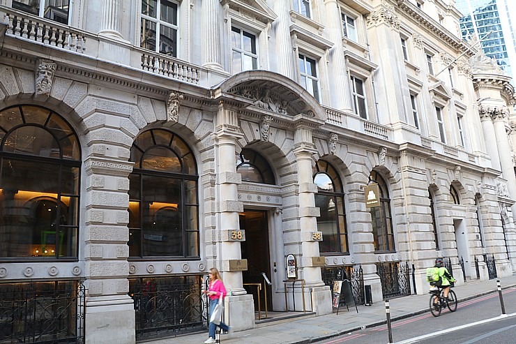 Travelnews.lv Londonā apmeklē un izbauda latvieša radīto restorānu «Piazza Italiana» 324587