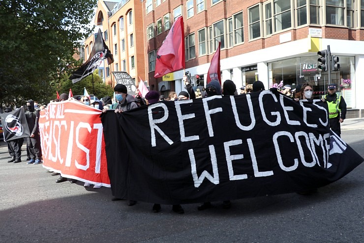Travelnews.lv Londonā iepazīst demonstrācijas, izklaidi, baznīcas, kāzas un... 324681