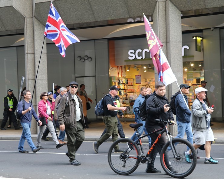 Travelnews.lv Londonā iepazīst demonstrācijas, izklaidi, baznīcas, kāzas un... 324687