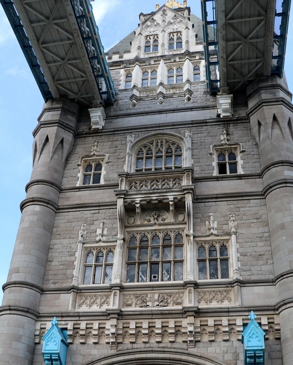Travelnews.lv apmeklē tūristu iecienīto un populāro Londonas tiltu 324736