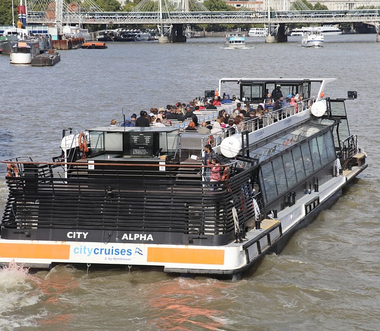 Travelnews.lv iepazīst Londonas transportu gaisā, Temzas upē un uz sliedēm 324750