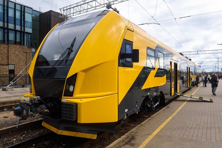 Latvijā atgādāts trešais jaunais elektrovilciens. Foto: pv.lv 325072