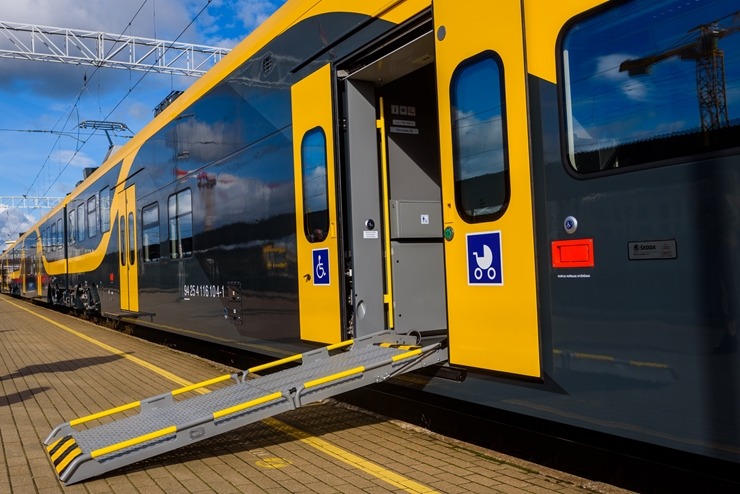 Latvijā atgādāts trešais jaunais elektrovilciens. Foto: pv.lv 325074