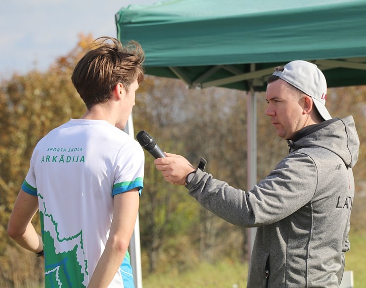 Āraišu vējdzirnavu trasē notiek Latvijas čempionāts krosā 2022 325143