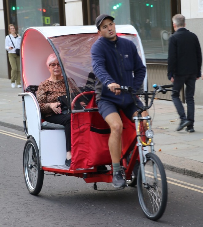 Travelnews.lv Londonā iepazīst sabiedrisko autobusu un velo satiksmi pilsētas apskatei 325277