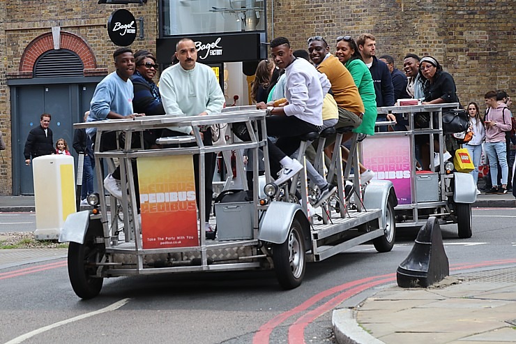 Travelnews.lv Londonā iepazīst sabiedrisko autobusu un velo satiksmi pilsētas apskatei 325282