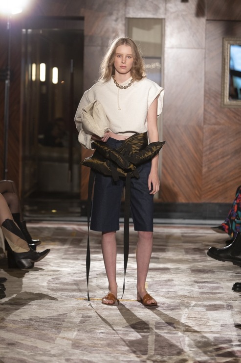Rīgas modes nedēļā «Riga Fashion Week 2022» prezentējas «SZCZYGIEL» no Polijas. Foto: Mark Litvyakov Rīgas modes nedēļā «Riga Fashion Week 2022» prezentējas «SZCZYGIEL» no Polijas. Foto: Mark Litvyakov 325316