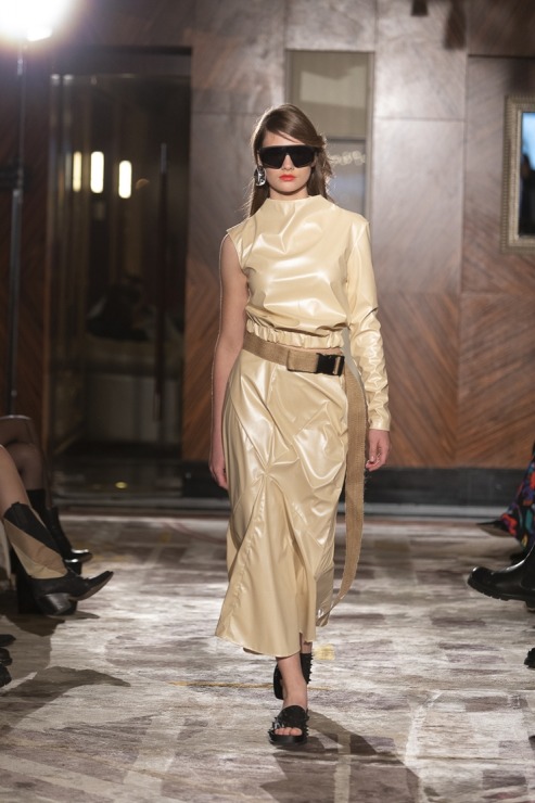 Rīgas modes nedēļā «Riga Fashion Week 2022» prezentējas «SZCZYGIEL» no Polijas. Foto: Mark Litvyakov Rīgas modes nedēļā «Riga Fashion Week 2022» prezentējas «SZCZYGIEL» no Polijas. Foto: Mark Litvyakov 325318