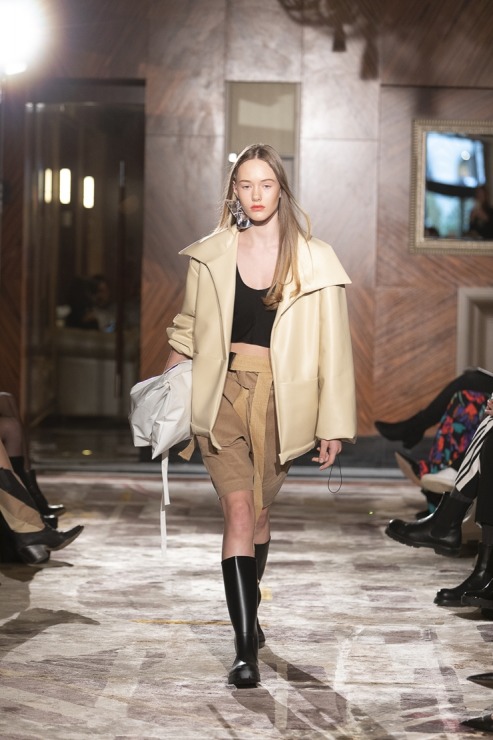 Rīgas modes nedēļā «Riga Fashion Week 2022» prezentējas «SZCZYGIEL» no Polijas. Foto: Mark Litvyakov Rīgas modes nedēļā «Riga Fashion Week 2022» prezentējas «SZCZYGIEL» no Polijas. Foto: Mark Litvyakov 325297