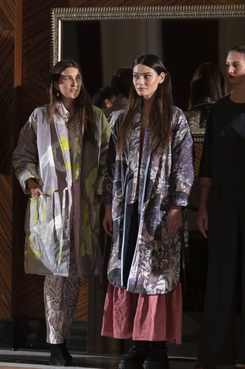 Rīgas modes nedēļā «Riga Fashion Week 2022» prezentējas «VOLGA VINTAGE» un «QOOQOO» no Latvijas. Foto: Mark Litvyakov Rīgas modes nedēļā «Riga Fashion Week 2022» prezentējas «VOLGA VINTAGE» un «QOOQOO» no Latvijas. Foto: Mark Litvyakov 325376