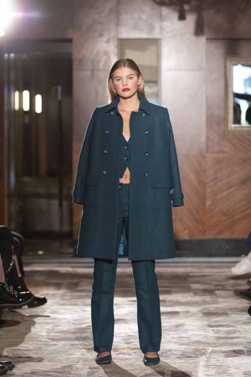 Rīgas modes nedēļā «Riga Fashion Week 2022» prezentējas «UNATTACHED» un «ONE WOLF» no Latvijas. Foto: Mark Litvyakov Rīgas modes nedēļā «Riga Fashion Week 2022» prezentējas «UNATTACHED» un «ONE WOLF» no Latvijas. Foto: Mark Litvyakov 325394