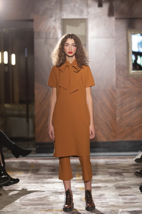 Rīgas modes nedēļā «Riga Fashion Week 2022» prezentējas «UNATTACHED» un «ONE WOLF» no Latvijas. Foto: Mark Litvyakov Rīgas modes nedēļā «Riga Fashion Week 2022» prezentējas «UNATTACHED» un «ONE WOLF» no Latvijas. Foto: Mark Litvyakov 325379