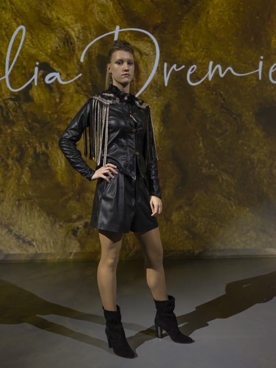 Rīgas modes nedēļā «Riga Fashion Week 2022» prezentējas «Julija Dremiene» no Lietuvas. Foto: Mark Litvyakov Rīgas modes nedēļā «Riga Fashion Week 2022» prezentējas «Julija Dremiene» no Lietuvas. Foto: Mark Litvyakov 325485