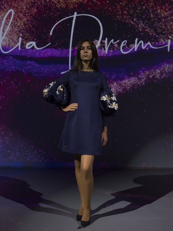 Rīgas modes nedēļā «Riga Fashion Week 2022» prezentējas «Julija Dremiene» no Lietuvas. Foto: Mark Litvyakov 325494