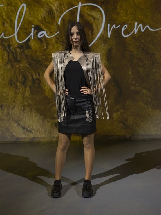 Rīgas modes nedēļā «Riga Fashion Week 2022» prezentējas «Julija Dremiene» no Lietuvas. Foto: Mark Litvyakov Rīgas modes nedēļā «Riga Fashion Week 2022» prezentējas «Julija Dremiene» no Lietuvas. Foto: Mark Litvyakov 325473