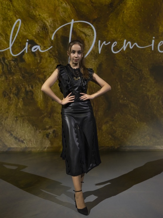 Rīgas modes nedēļā «Riga Fashion Week 2022» prezentējas «Julija Dremiene» no Lietuvas. Foto: Mark Litvyakov Rīgas modes nedēļā «Riga Fashion Week 2022» prezentējas «Julija Dremiene» no Lietuvas. Foto: Mark Litvyakov 325476