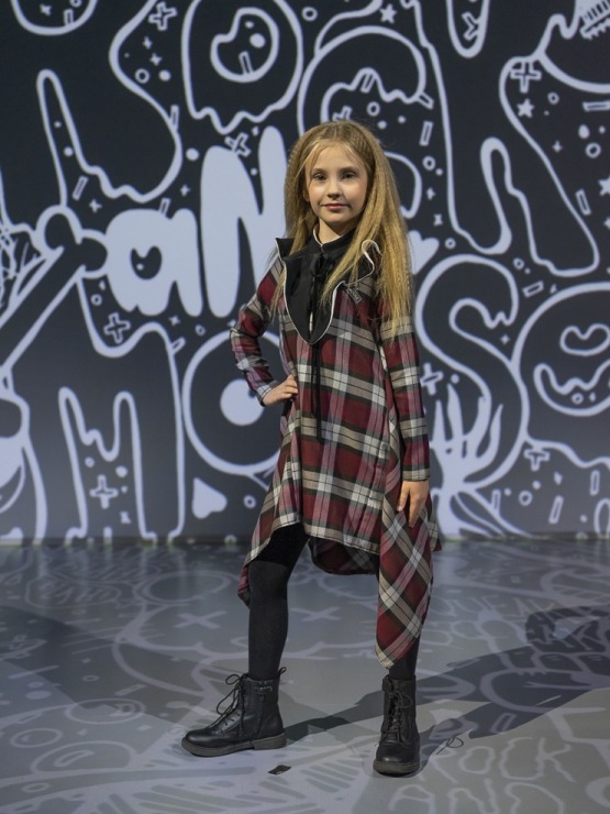 Rīgas modes nedēļā «Riga Fashion Week 2022» prezentējas «Rock & Mouse» no Latvijas. Foto: Mark Litvyakov Rīgas modes nedēļā «Riga Fashion Week 2022» prezentējas «Rock & Mouse» no Latvijas. Foto: Mark Litvyakov 325612