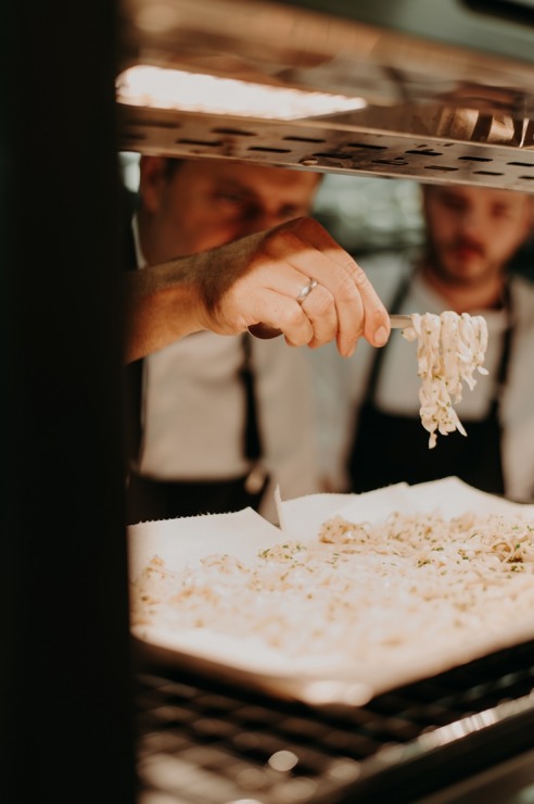 «Grand Hotel Kempinski Riga» atzīmē 5 gadu jubileju restorānā «Stage 22» ar Michelin līmeņa ēdieniem «Grand Hotel Kempinski Riga» atzīmē 5 gadu jubileju restorānā «Stage 22» ar Michelin līmeņa ēdieniem 325789