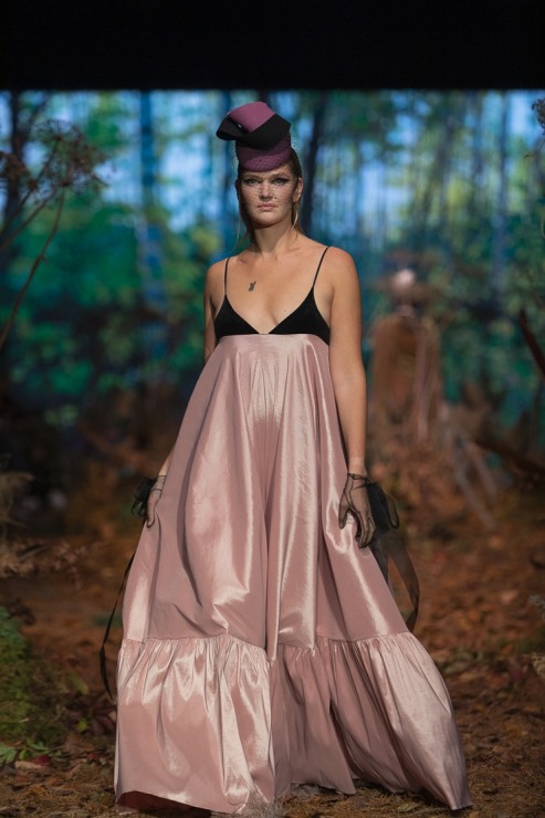 Rīgas modes nedēļā «Riga Fashion Week 2022» prezentējas «Amoralle» no Latvijas . Foto: Mark Litvyakov Rīgas modes nedēļā «Riga Fashion Week 2022» prezentējas «Amoralle» no Latvijas . Foto: Mark Litvyakov 325851