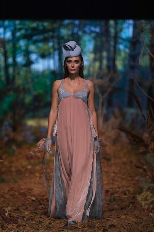 Rīgas modes nedēļā «Riga Fashion Week 2022» prezentējas «Amoralle» no Latvijas . Foto: Mark Litvyakov Rīgas modes nedēļā «Riga Fashion Week 2022» prezentējas «Amoralle» no Latvijas . Foto: Mark Litvyakov 325829